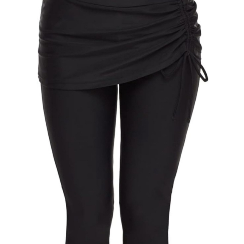 Plus size skirted swim capris with pocket.